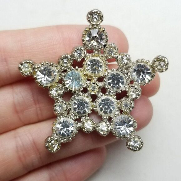 Vintage Five Pointed Star Brooch Silver Tone Rhinestone Cluster Lapel Pin Estate - Picture 5 of 6